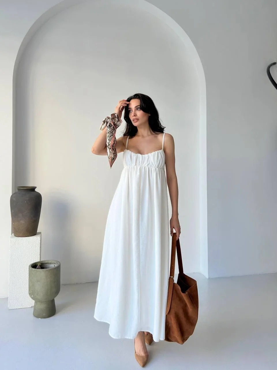 BEYAZ ASKILI LOTUS MAXİ ELBİSE