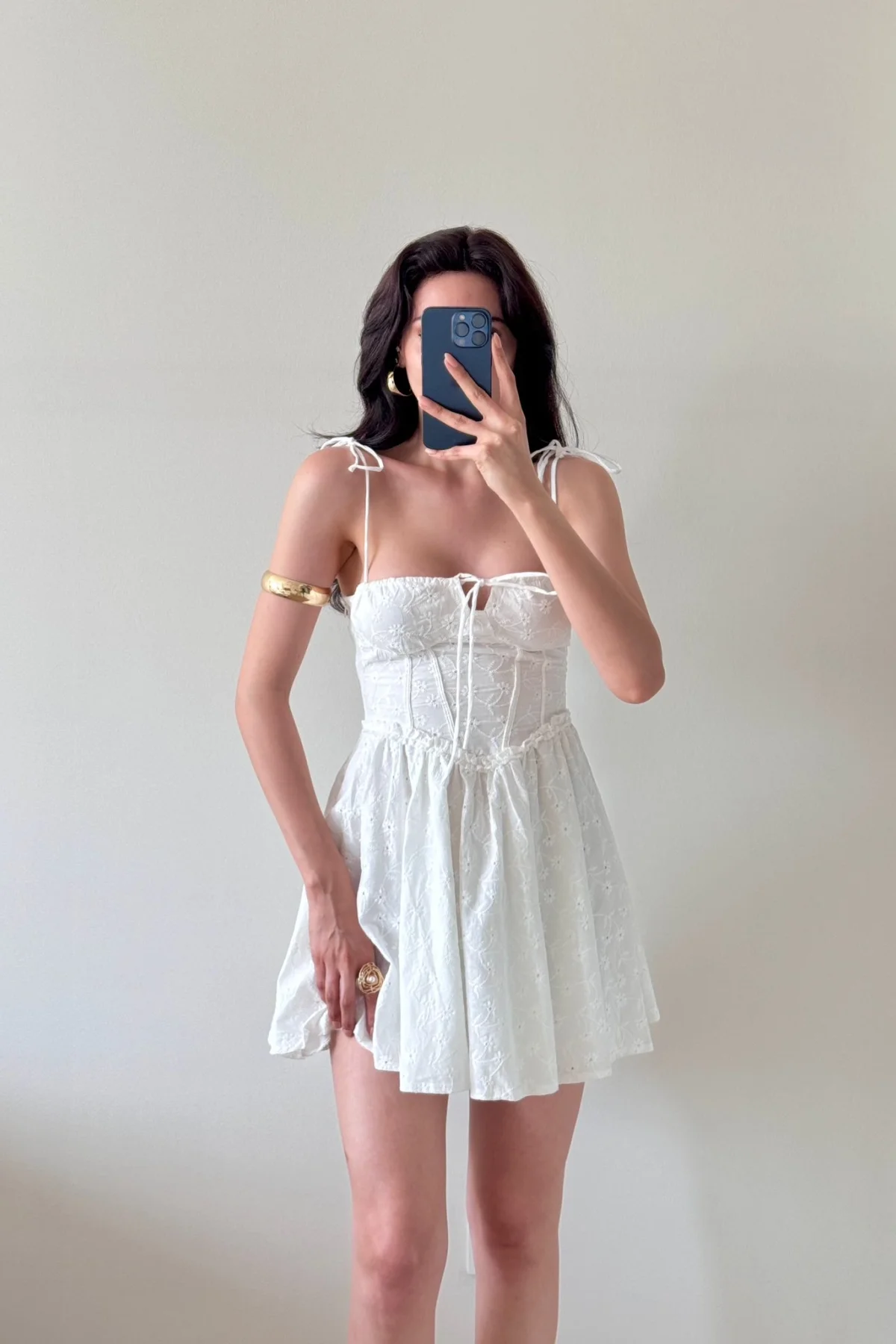 Beyaz Brodeli Omuz Ve Sırtı Bağlamalı Mini Elbise