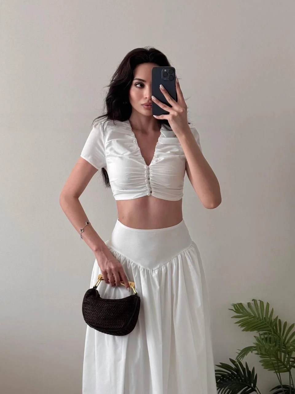 Beyaz Düğmeli Büzgülü Etekli İkili Takım