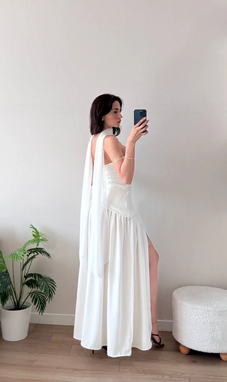 Beyaz Şallı Etek Pileli Şifon Midi Yırtmaçlı Elbise