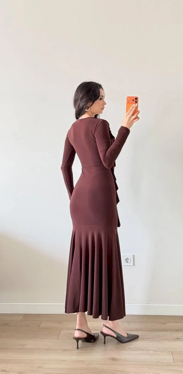 Kadın Kahverengi Eteği Volanlı Fırfırlı Maxi Elbise