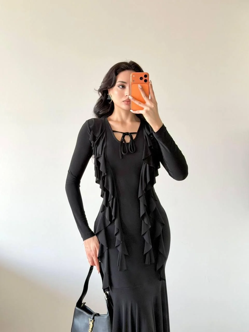 Kadın Siyah Eteği Volanlı Fırfırlı Maxi Elbise