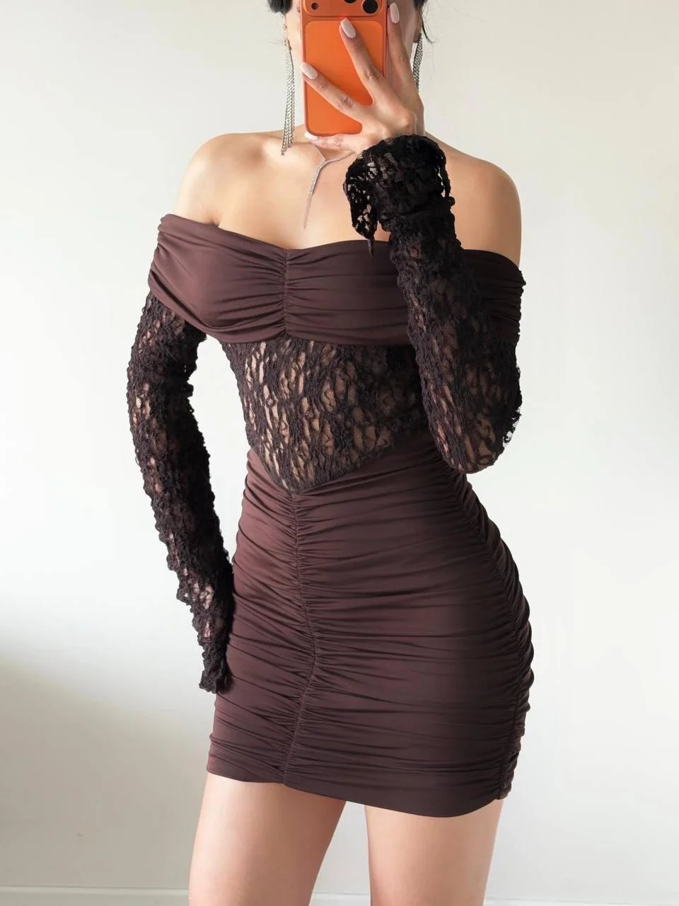 Kahverengi Dantelli Bel Ve Göğüs Drapeli Mini Elbise