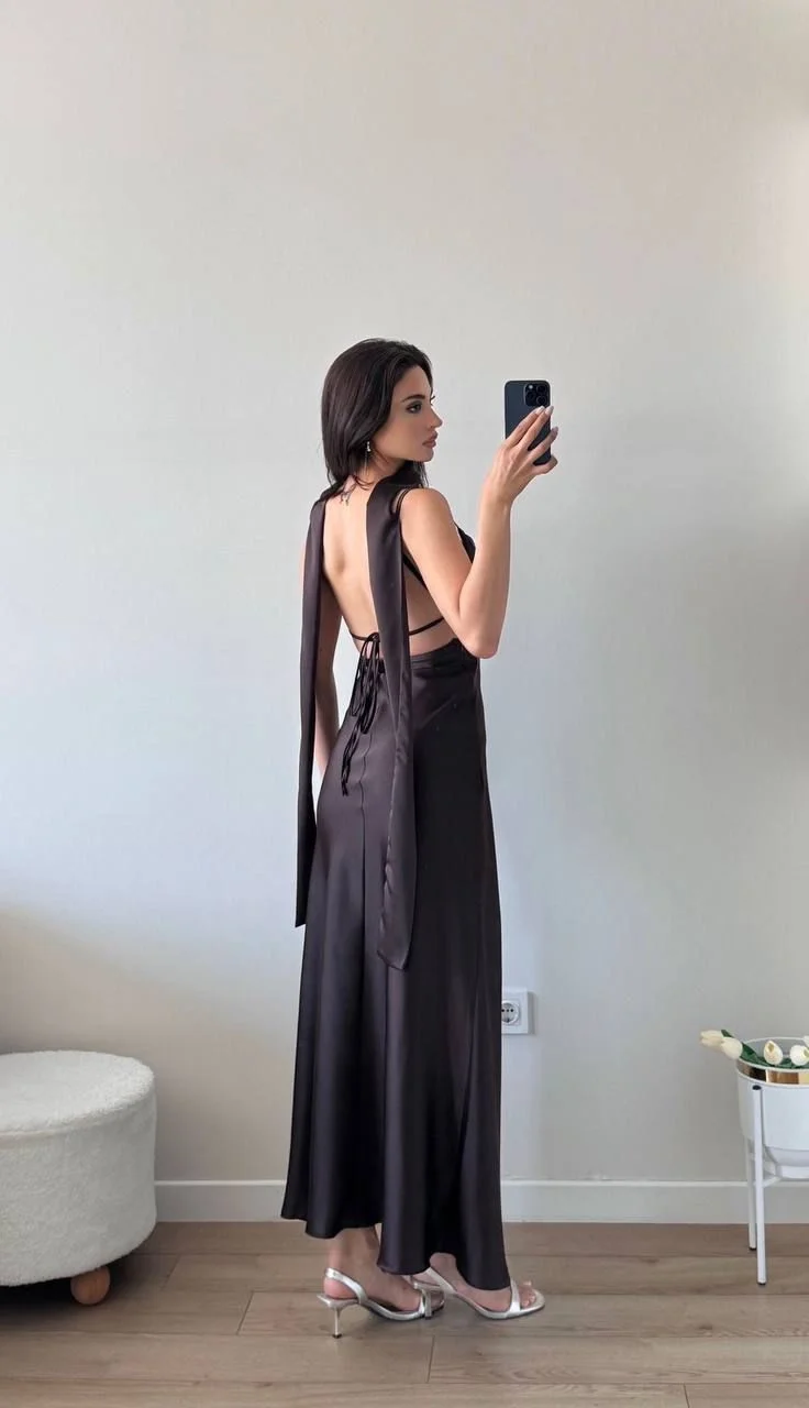 Kahverengi Saten Şallı Midi Elbise