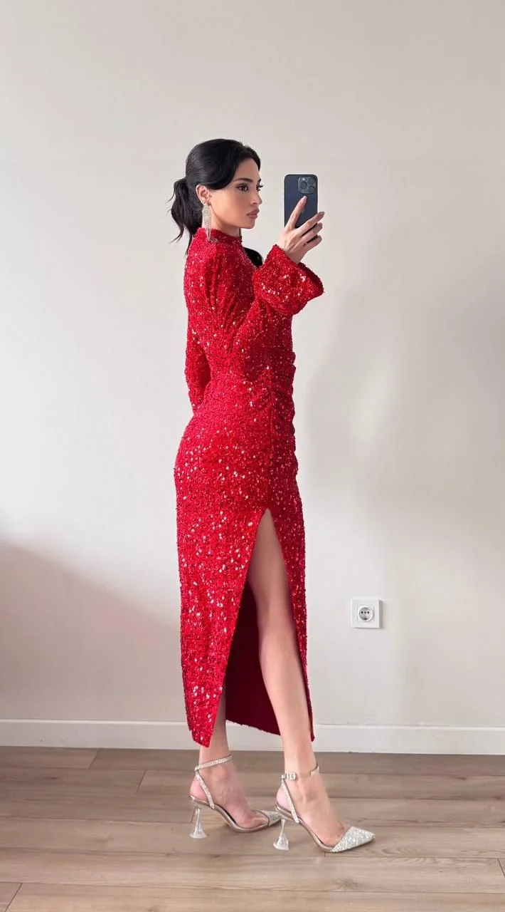 Kırmızı Yırtmaçlı Pul Payet Maxi Elbise