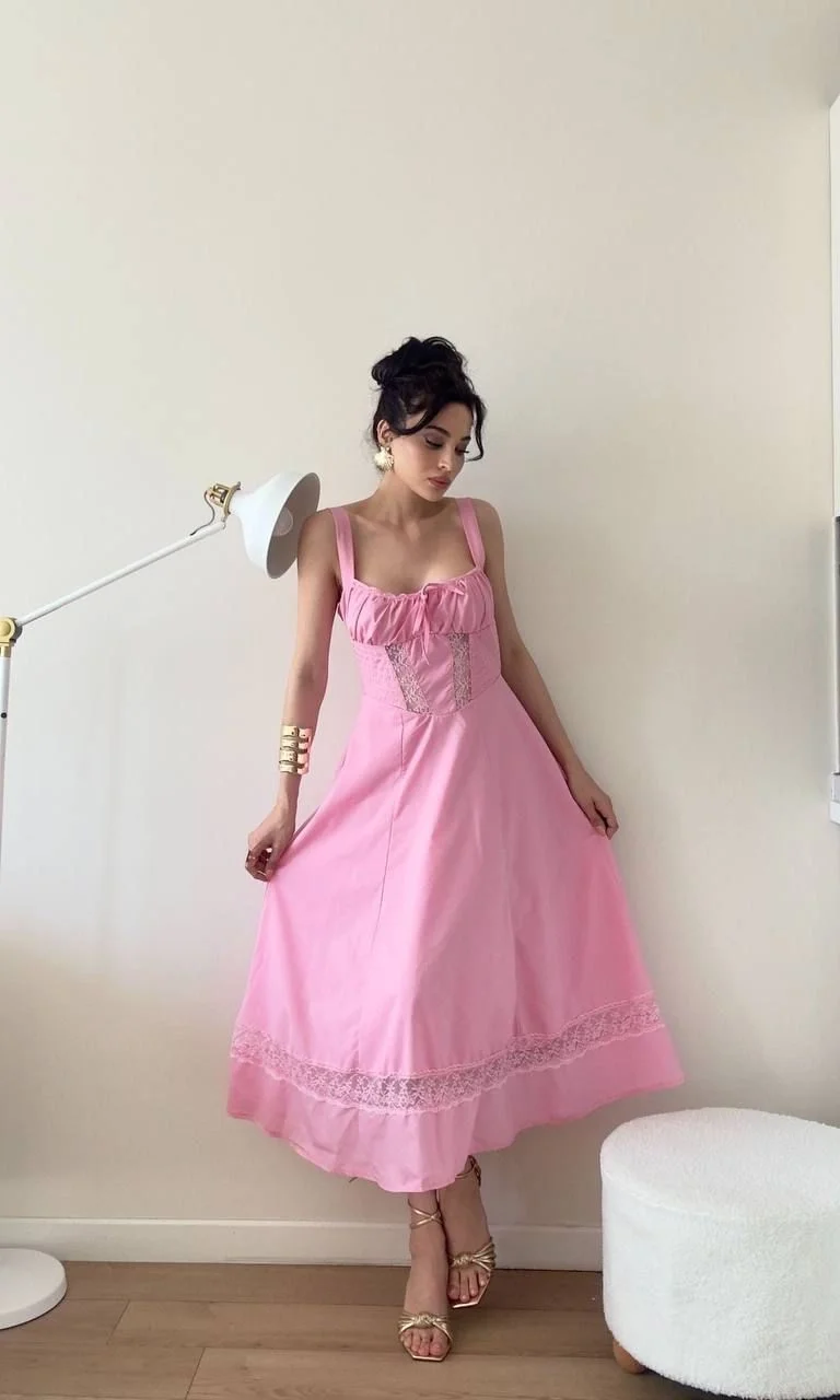 Pembe Askılı Dantel Detaylı Midi Elbise