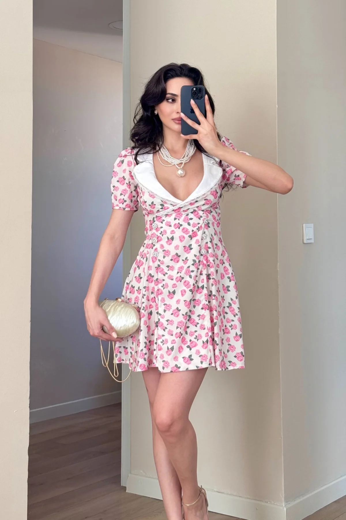 Pembe Çiçekli Yakası Dantelli Süs Düğmeli Mini Elbise