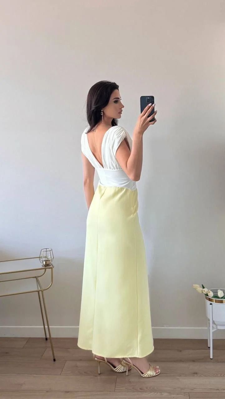 Sarı Büzgülü Yırtmaçlı Midi Elbise
