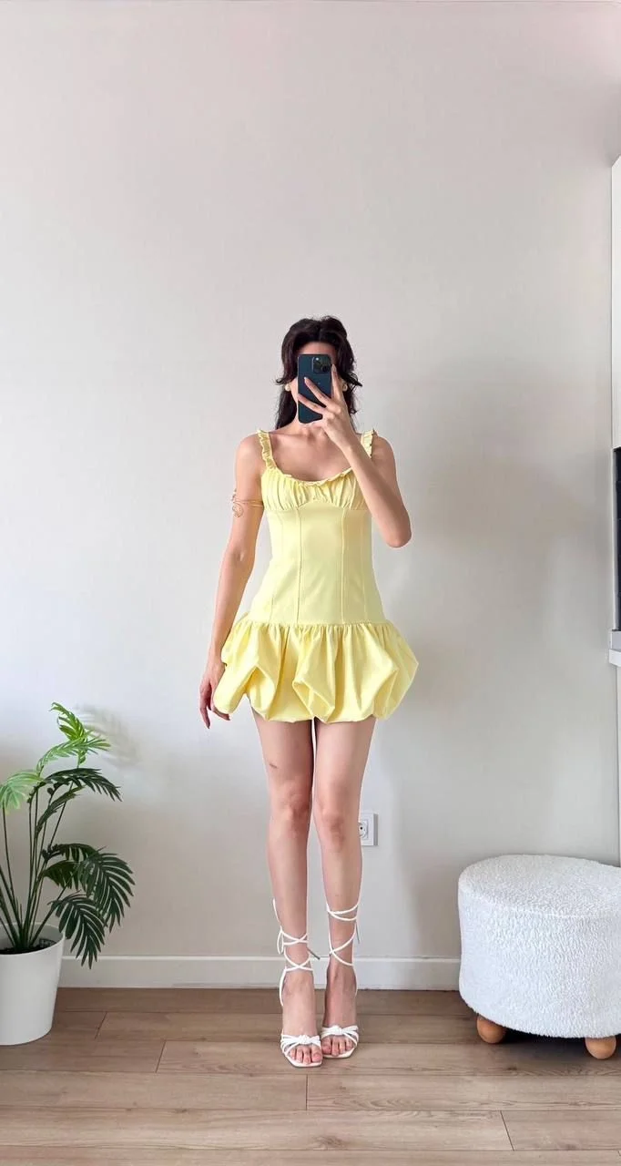 Sarı Eteği Balon Askıları Fırfırlı Mini Elbise