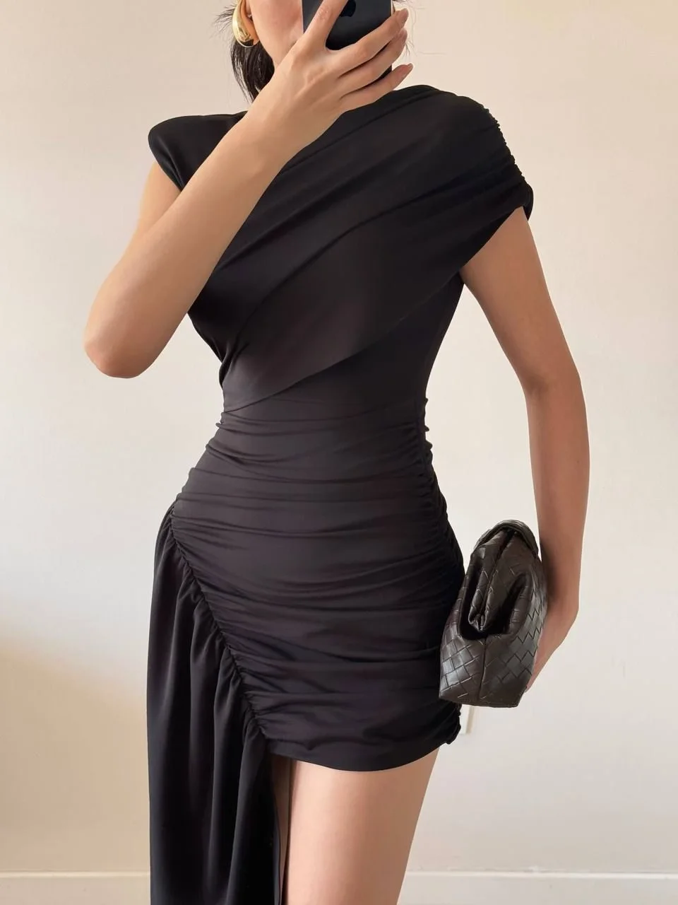 Siyah Asimetrik Detaylı Mini Drapeli Elbise