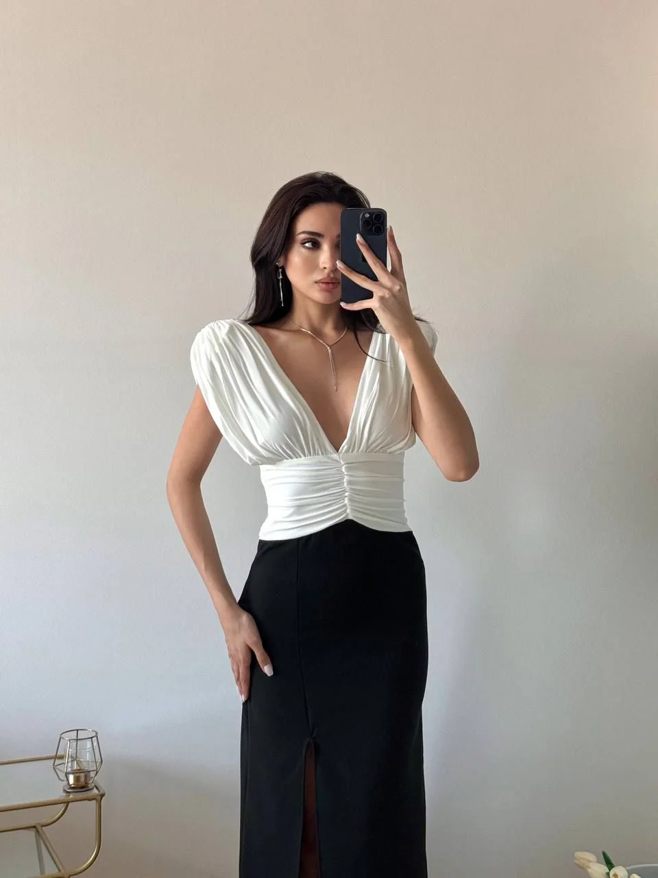Siyah Büzgülü Yırtmaçlı Midi Elbise
