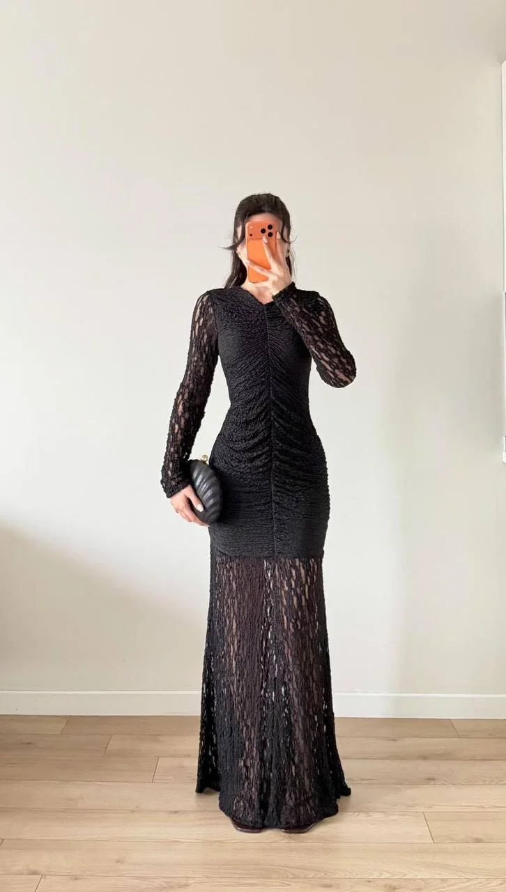 Siyah Dantelli Drapeli Maxi Astarlı Elbise