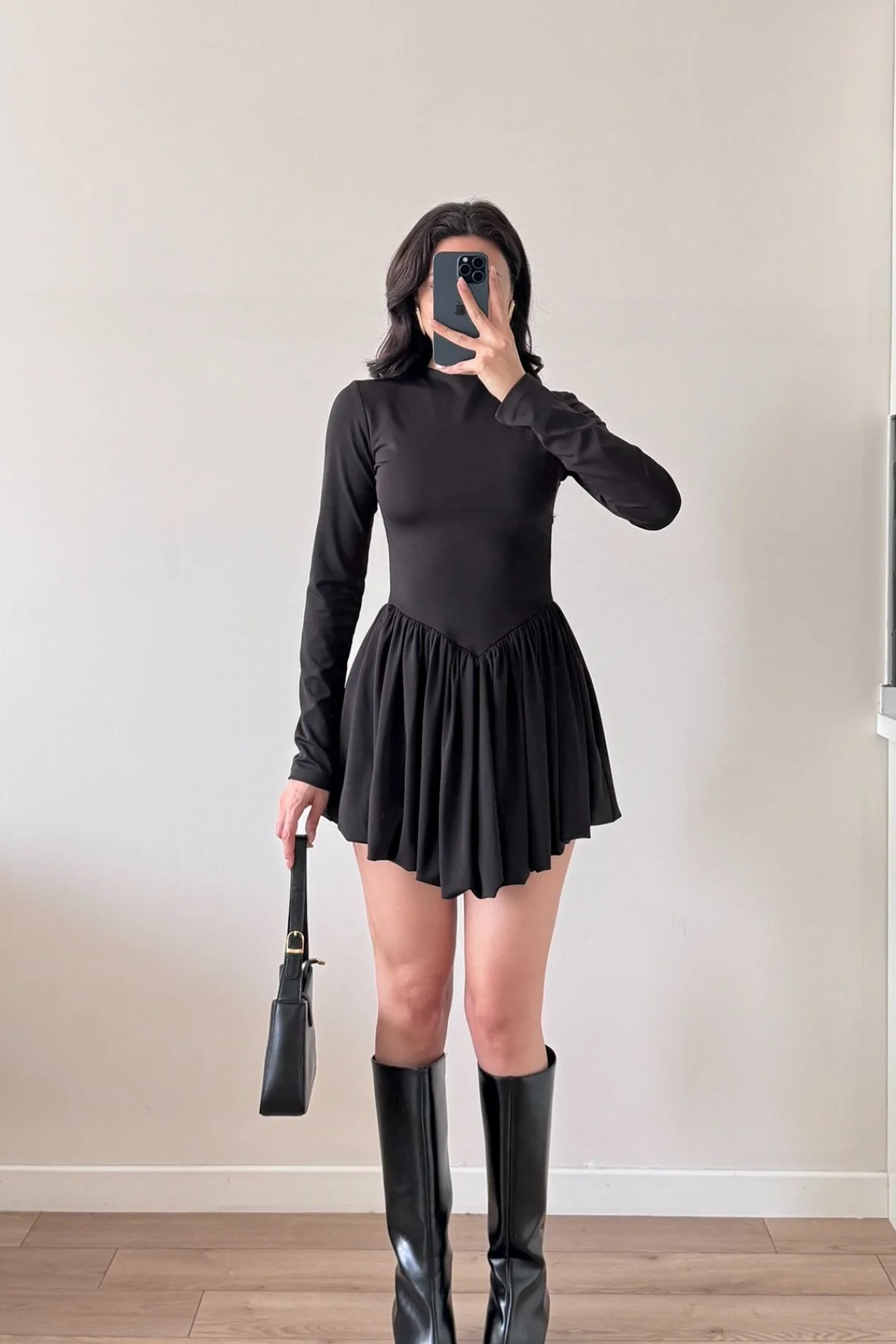 Siyah Eteği Pileli Büzgülü Balon Elbise