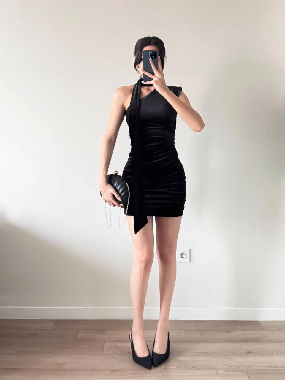 Siyah Kadife Şallı Beli Büzgülü Mini Elbise