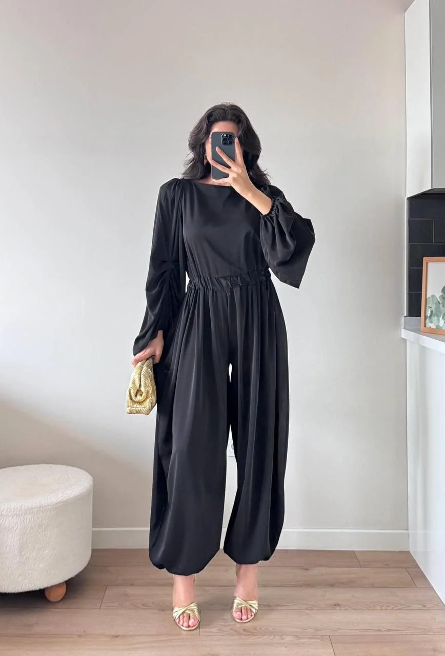 Siyah Kolları Pileli Beli Büzgülü Maxi Tulum