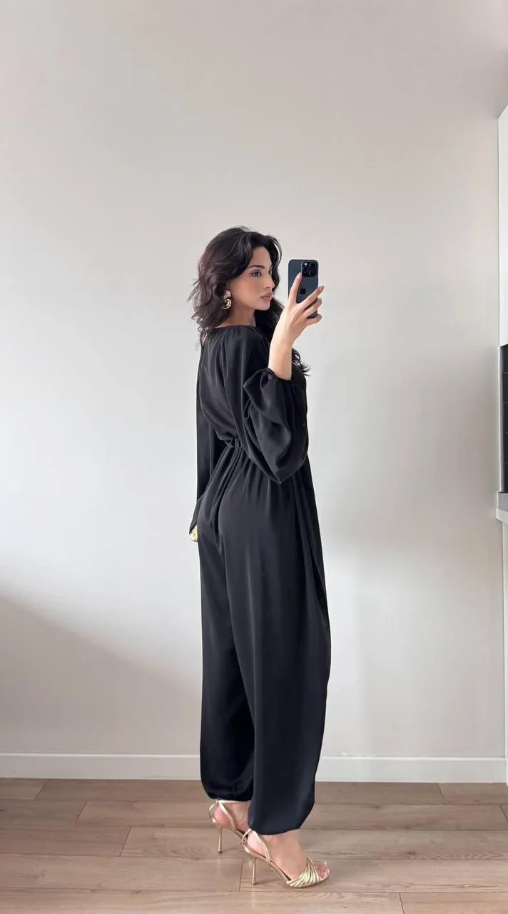 Siyah Kolları Pileli Beli Büzgülü Maxi Tulum