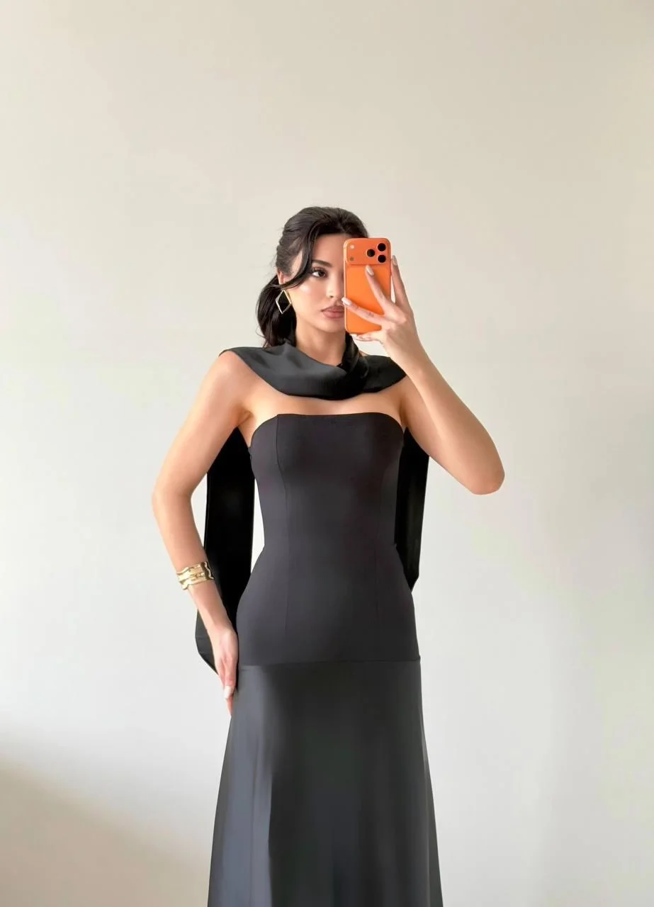 Siyah Saten Straplez Şallı Maxi Elbise