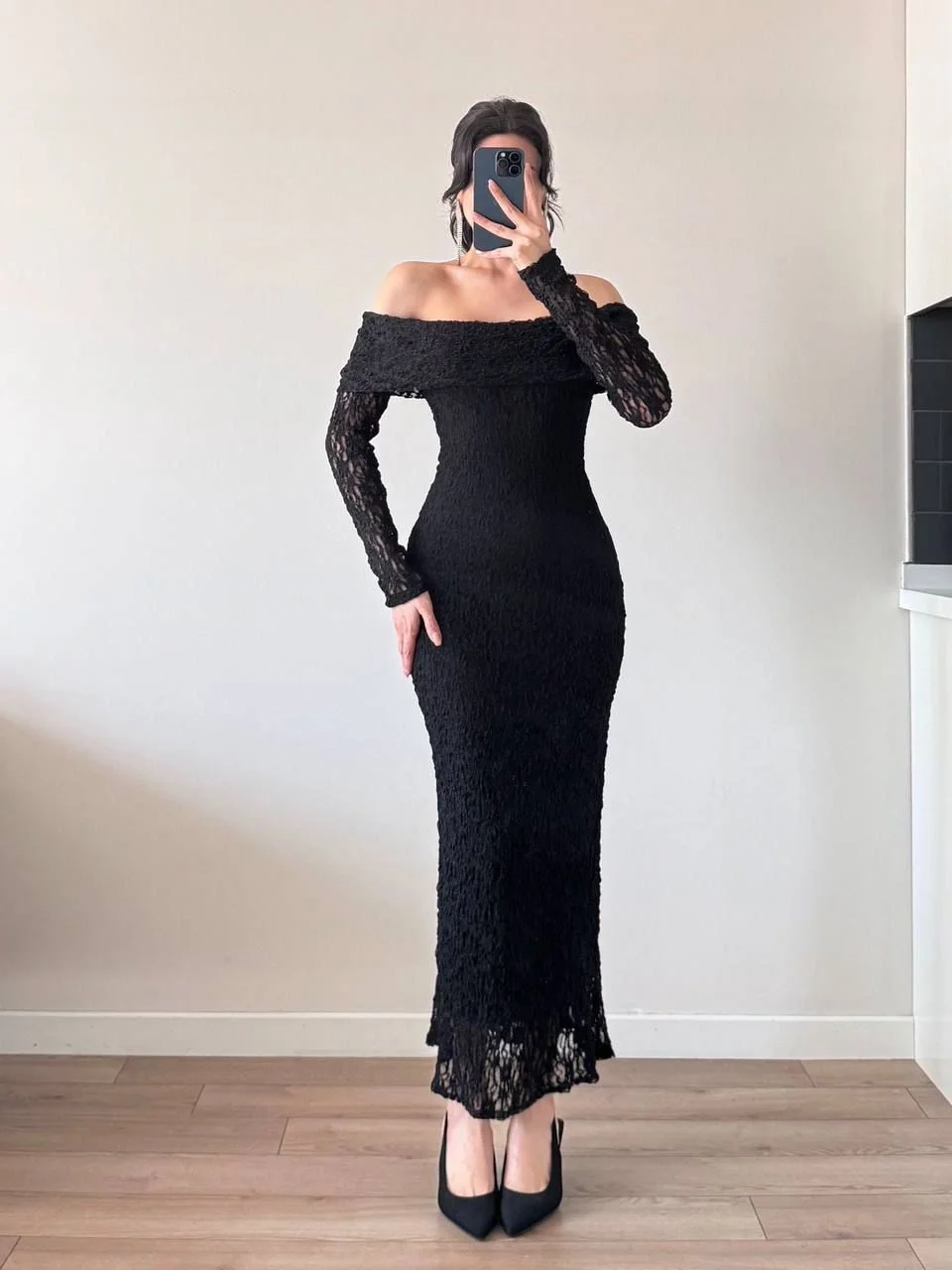 Siyah Straplez Yaka Dantelli Maxi Elbise