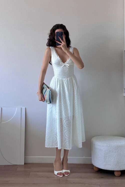 Beyaz Brodeli Şerit Dantelli Midi Elbise