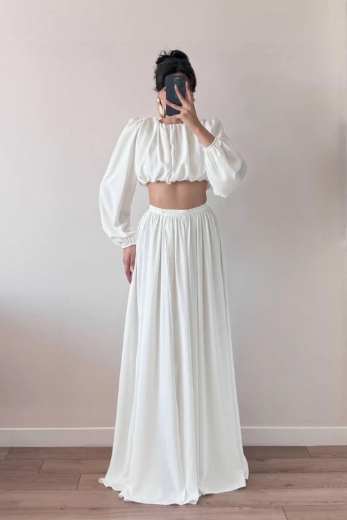 Beyaz Büzgülü Omzu Vatkalı Etekli İkili Takım