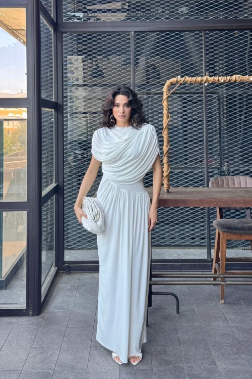 Beyaz Drapeli Maxi Elbise