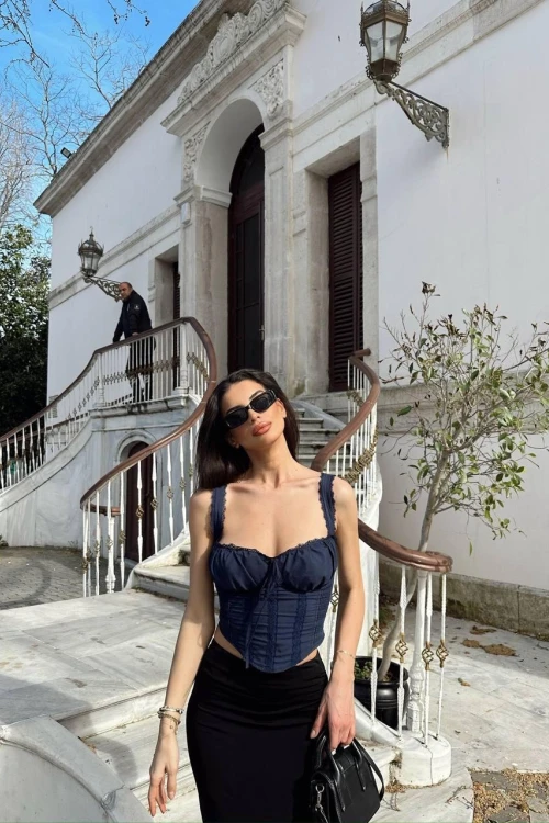 Dantelli Sırtı Bağlamalı Askılı Lacivert Büstiyer