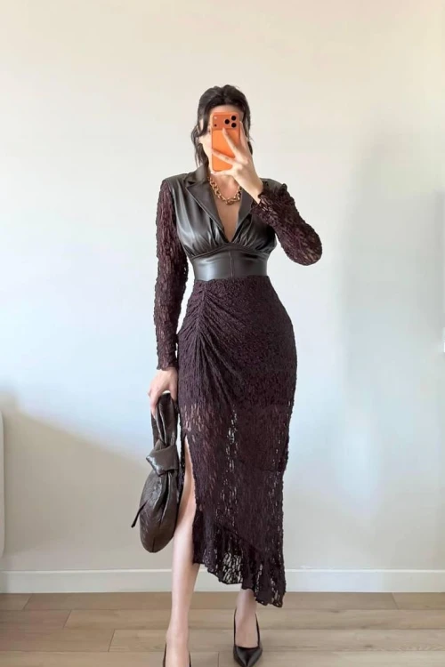 Kahverengi Yırtmaçlı Dantelli Midi Elbise
