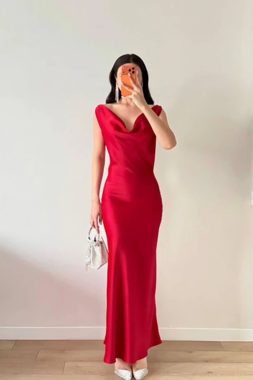 Kırmızı Ön Arka Degaje Yaka Saten Midi Elbise