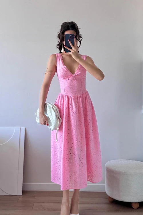 Pembe Brodeli Şerit Dantelli Midi Elbise