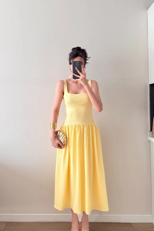 Sarı Askılı Sırt Dekolteli Midi Elbise