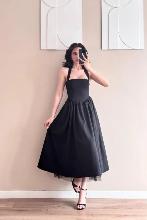 Siyah Astarı Uzun Tüllü Boyun Bağlamalı Midi Elbise