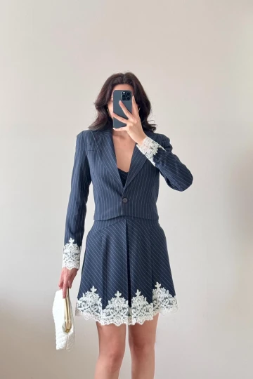 Lacivert Dantel Detaylı Çizgili Blazer Ceket Elbise Takım