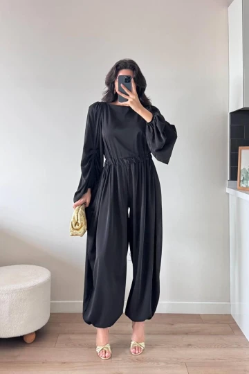 Siyah Kolları Pileli Beli Büzgülü Maxi Tulum